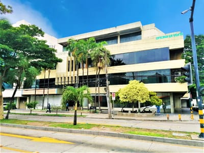 Oficina en Venta Sobre Avenida
