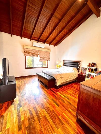 VENDO CASA DE 4 HABITACIONES EN SUITE EN EL BARRIO SAN JORGE