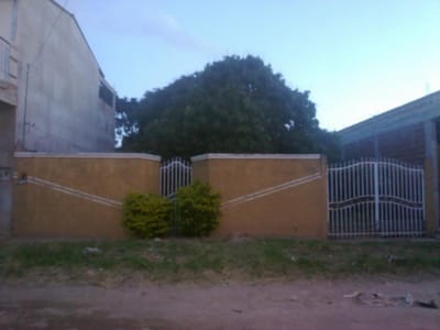 casa en venta en la zona del plan tre mil de tras de la plaza el mechero 