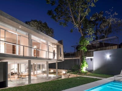 EXCLUSIVA RESIDENCIA EN ALQUILER EN MBURUCUYA
