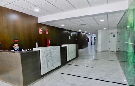 Alquiler De Oficina  De 141 M2 En Miraflores