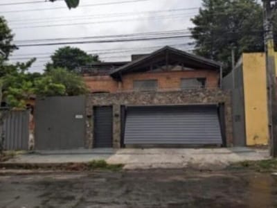 VENDO AMPLIA CASA EN SAN VICENTE