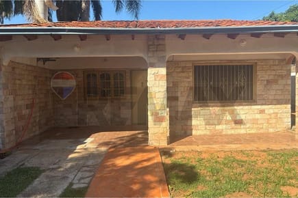 CASA EN VENTA - LOMA PYTÁ