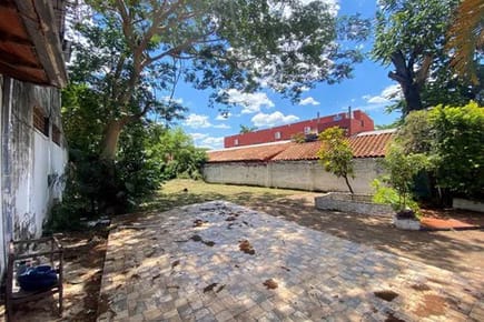 VENDO TERRENO EN LAMBARÉ BARRIO VILLA CERRO CORÁ!!