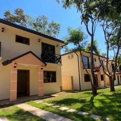 ALQUILO CASA A ESTRENAR EN CONDOMINIO VILLAGGIO FERNANDO DE LA MORA