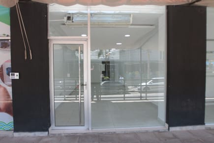 ALQUILO SALON FRENTE A TELEFUTURO VILLA MORRA