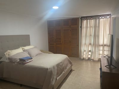 AMPLIA CASA EN VENTA 