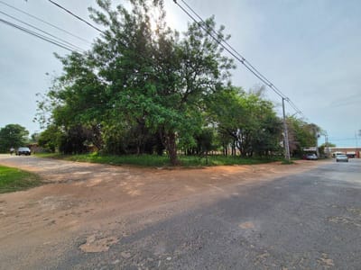 Vendo terreno en Esquina 4.028 m² – Mariano Roque Alonso