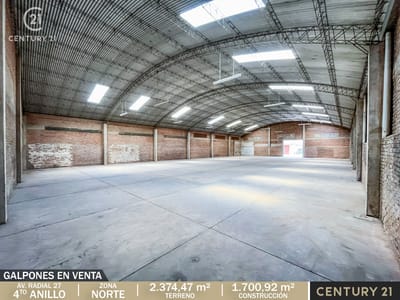 Inmueble En Venta - Terreno en Esquina, con galpones