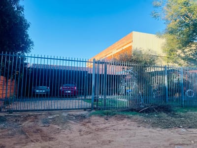 ¡Oportunidad única en Mariano Roque Alonso!  Casa lista para vivir 