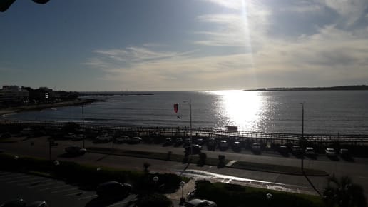 Edificio Vanguardia, Punta del Este: Residencia Exclusiva 302, Bloque IV – Lujo y confort en la costa uruguaya.