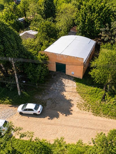 Tinglado en terreno de 933 m² | Ypané
