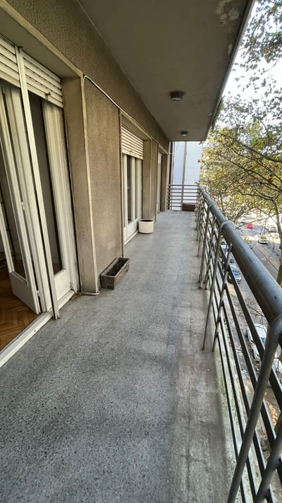Venta Con Renta Departamento 2 Dormitorios Y Servicio Pocitos