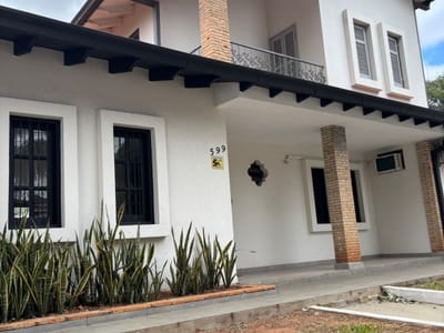 Alquilo Lujosa Casa En Recoleta
