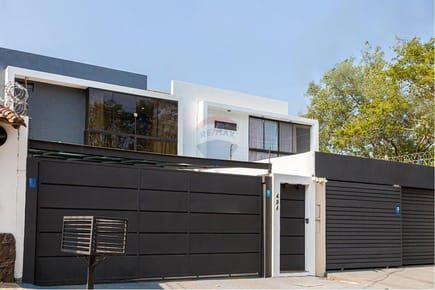 DUPLEX DISPONIBLE EN EL BARRIO SANTA LIBRADA - ZONA UCA