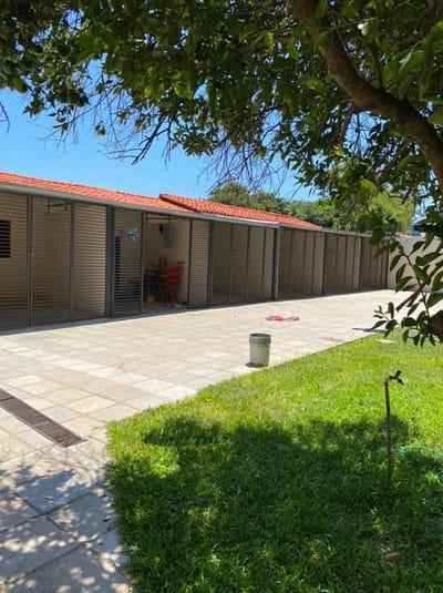 VENDO UNA PROPIEDAD CON 10 DEPARTAMENTOS EN YTORORÓ