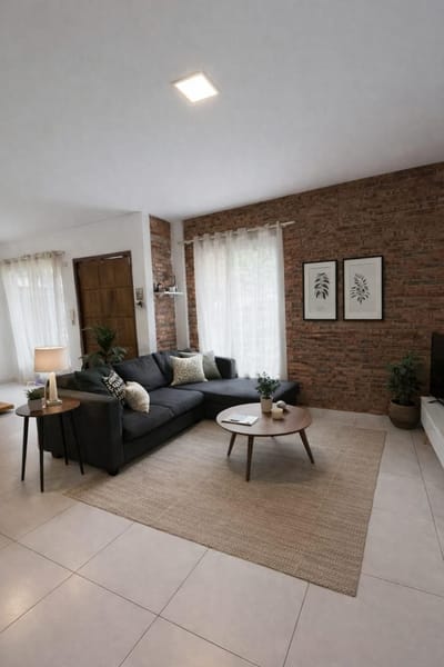 LOMA MERLO, LUQUE, EN VENTA, CASA DE 3 DORMITORIOS TODA EN PLANTA BAJA. 