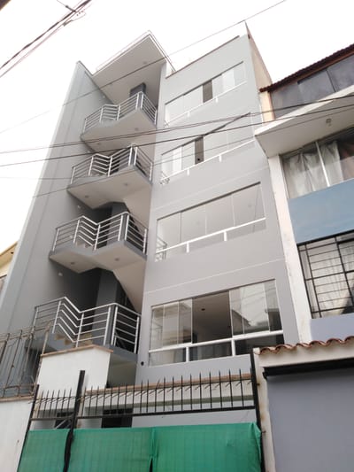 Venta De Departamento  En Estreno 100 M2. Primer Piso, La Perla Callao