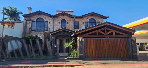 VENDO RESIDENCIA EN SAN LORENZO - ZONA LASCA