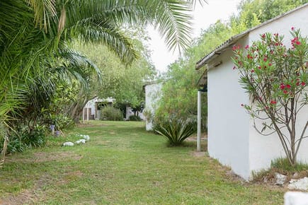 Predio De 900 M2 Con 6 Casas, Barra De Valizas, Céntrico, Papeles Al Día