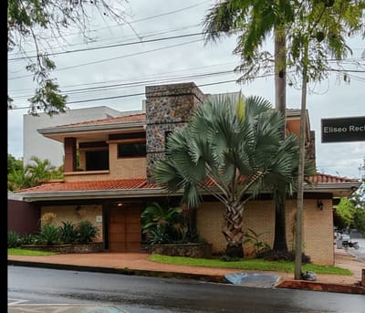 RESIDENCIA EN VENTA – ESQUINA PRIVILEGIADA EN BARRIO RECOLETA