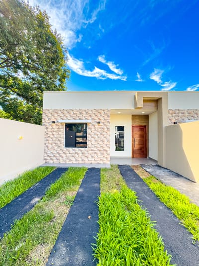 Vendo Amplia Casa a Estrenar en Lambare, Centro