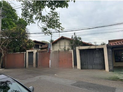 Residencia en Villa Morra a 30 m de Mcal Lopez