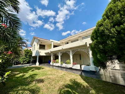 CASA EN VENTA EN ZONA ESTE AV MELCHOR PINTO