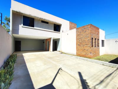 Vendo Casa en Luque - Zona Avda. Nanawa