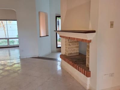 ALQUILO CASA EN LAMBARE