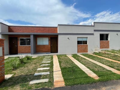 VENDO CASA EN BARRIO CERRADO LUQUE