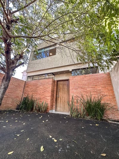 VENDO DUPLEX EN CUARTO BARRIO, LUQUE