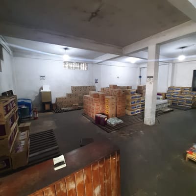 AMPLIO GALPON CON OFICINAS EN ALQUILER 2DO ANILLO AV BANZER