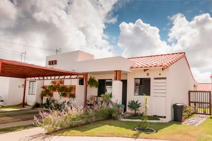 Hermosa casa nueva totalmente equipada en la Zona Norte, en condominio
