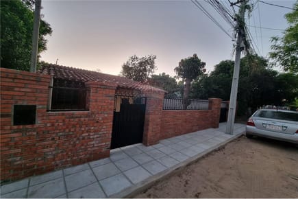 CASA EN VENTA EN ASUNCION ZONA TRINIDAD