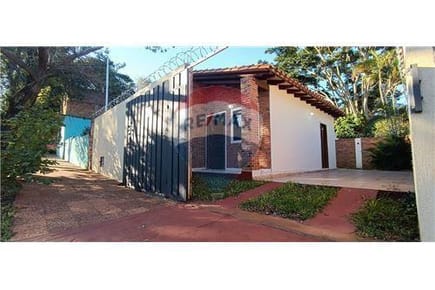 VENDO CHALET EN LAMBARÉ BARRIO LA VICTORIA