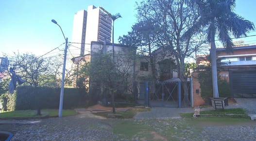 EN VENTA CASA DE 3 HABITACIONES ZONA MOLAS LÓPEZ 
