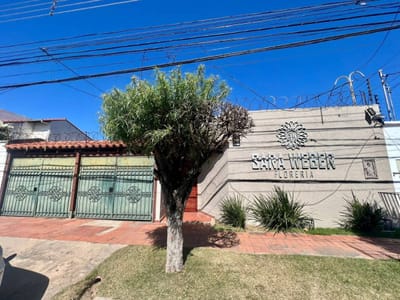CASA CON LOCAL COMERCIAL