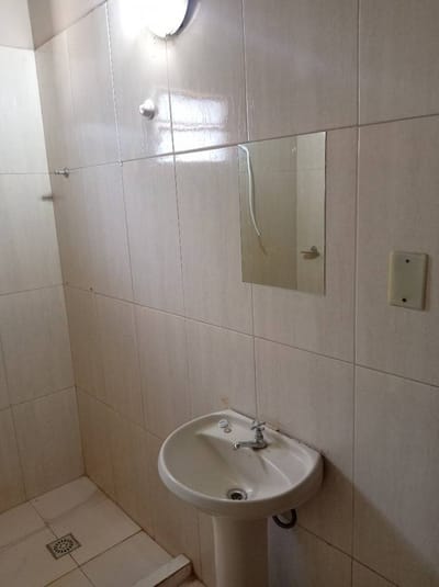 VENDO CASA EN ÑEMBY PAI 61000000