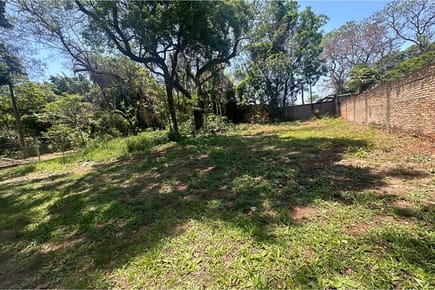 VENDO TERRENO EN FERNANDO DE LA MORA Z/ NORTE!!