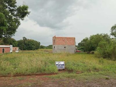 VENDO TERRENO EN ESQUINA  EN SANTA RITA , ALTO PARANA