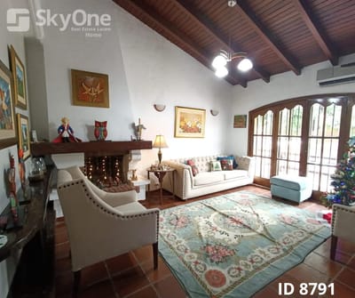 VENDO CASA EN BARRIO LAS MERCEDES