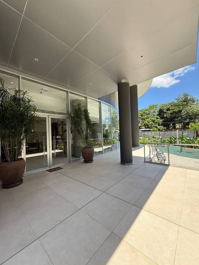 Alquiler – Departamento de lujo.  Av. Molas López 