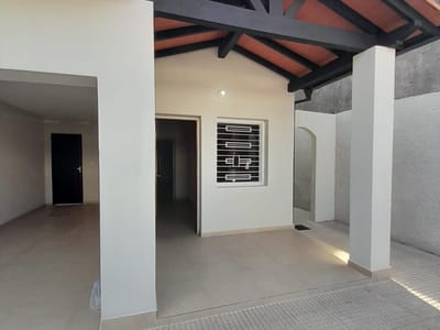 ALQUILO CASA PARA VIVIENDA U OFICINA EN BARRIO SAN ROQUE
