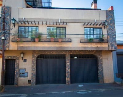 VENDO RESIDENCIA EN FERNANDO DE LA MORA ZONA SUR
