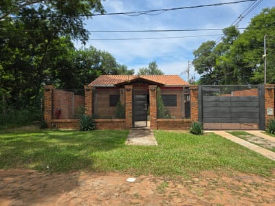 VENDO HERMOSA CASA EN LUQUE A 50 METROS DE LA RUTA LUQUE SAN BER