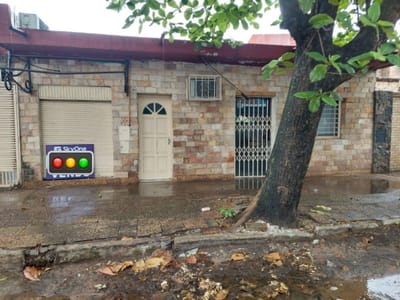 CASA EN BARRIO SAJONIA