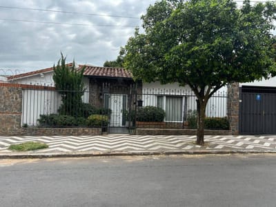 EN VENTA CASA EN BARRIO MBURICAO