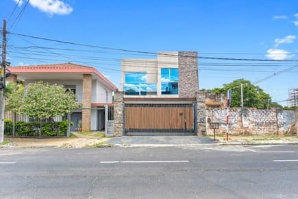 Casa-Venta-Alejo Garcia c/ Cap. Gwynn, Carlos Antonio López, Asunción