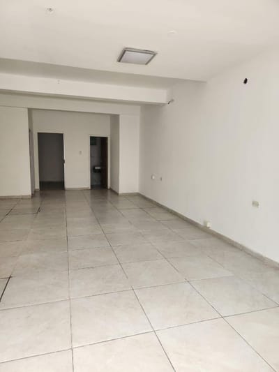 Alquilo Salón Comercial En Villamorra 